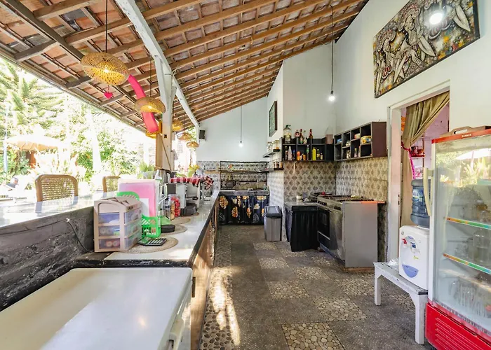 Bali Brothers Guest house 4*
